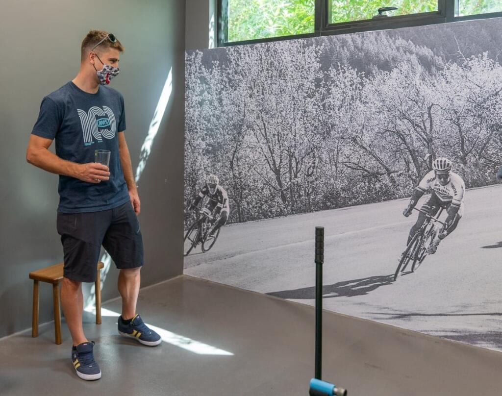 Peter Sagan v Dubaji oddychoval, besedoval a aj vyhral preteky.