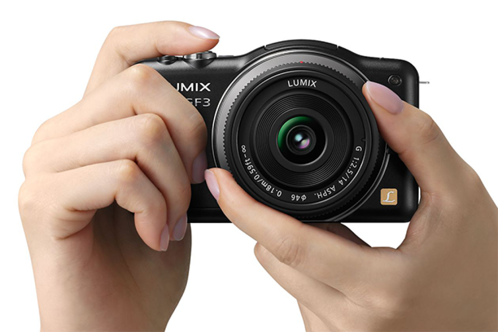 Lumix GF3: Kompakt so zrkadlovkovými ambíciami
