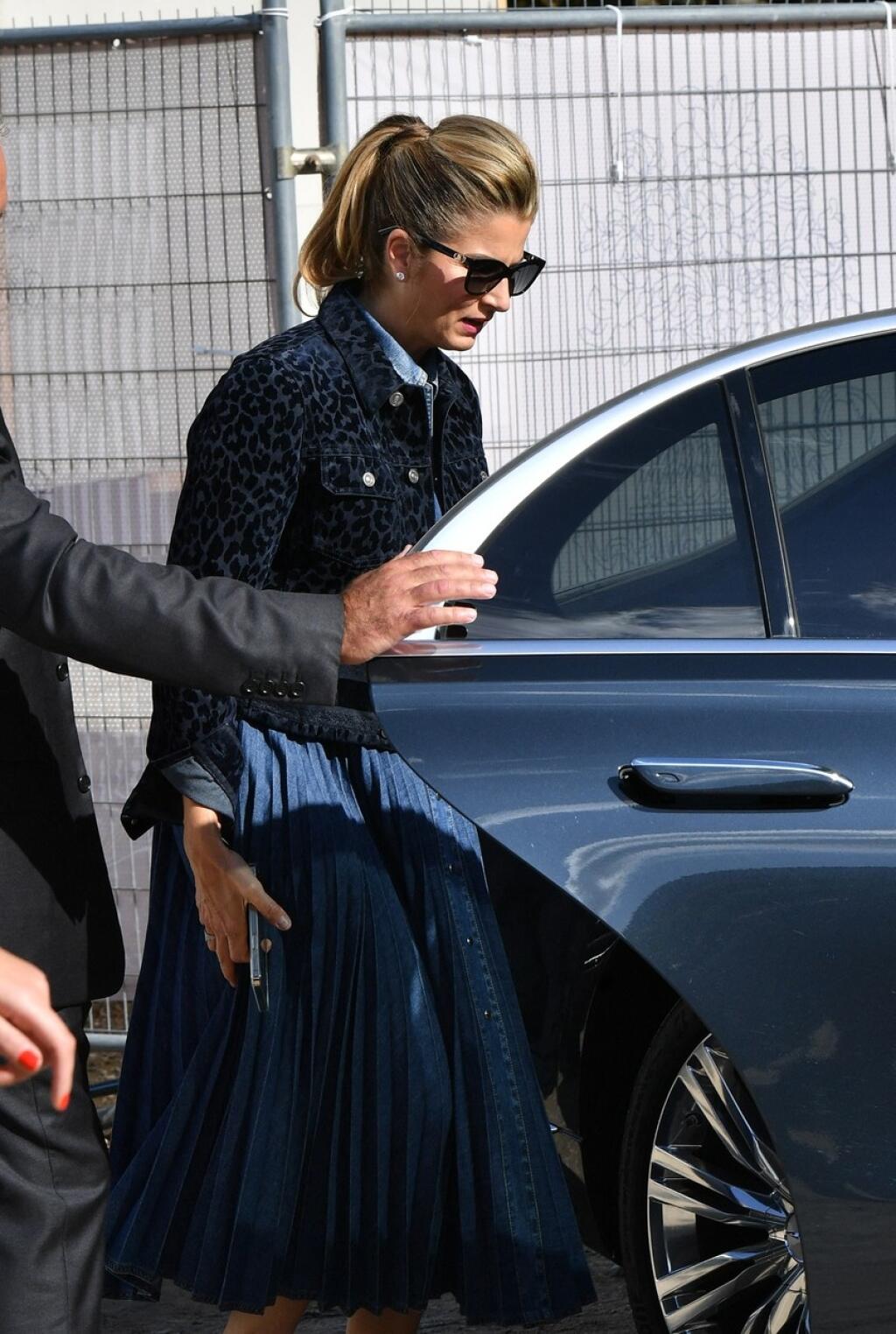 Vyrazili si do spoločnosti. Tenista Roger Federer sa po liečbe kolena ukázal spolu s manželkou Mirkou. V Benátkach boli hosťami na svadbe syna Bernarda Arnaulta Alexandra, ktorý si bral za manželku Geraldine Guyotovú.