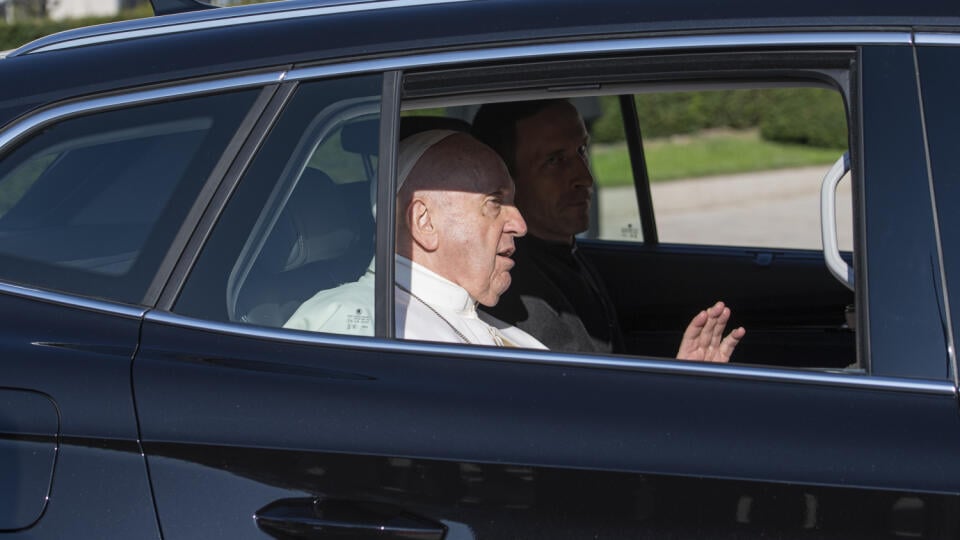 On Sunday, September 12, 2021, Pope Francis arrived on an official visit to Slovakia.  During the visit, which will last until September 15, the Holy Father will visit Bratislava, Košice, Prešov and Šaštín.  It will meet with the three highest constitutional officials, but also representatives of the Jewish or Roma community.  In Šaštín, the Holy Mass with the homily of the Holy Father is on the program.  The visit, whose motto is 