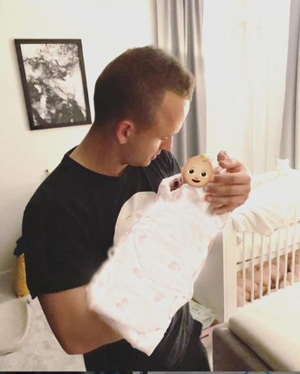 Lobotka a Nízlová bývali spolu v Neapole po narodení dcérky. Po rozchode však Daniela s Lindou odišla na Slovensko. Tam si kúpila dom spolu so sestrou Veronikou.