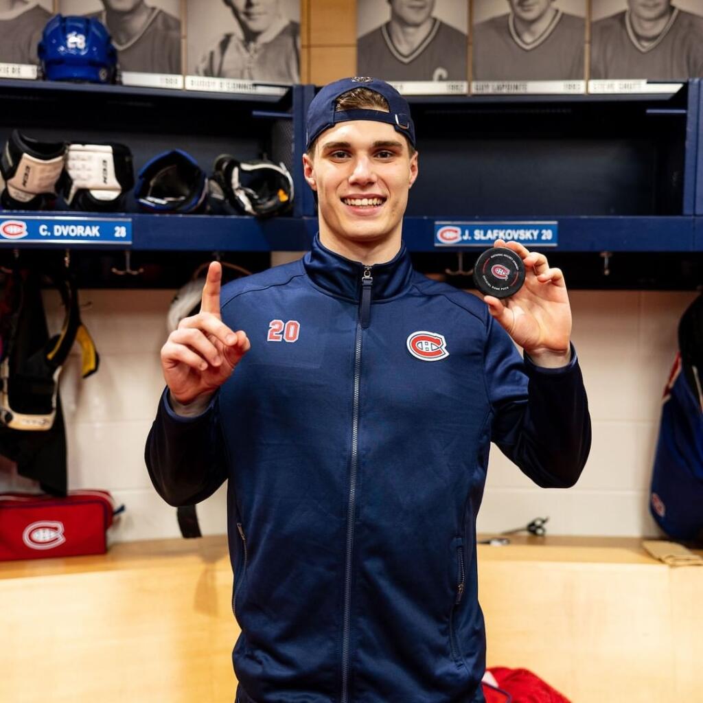 Talentovaný slovenský hokejista Juraj Slafkovský zažil na jeseň minulého roka debut v zámorskej NHL.