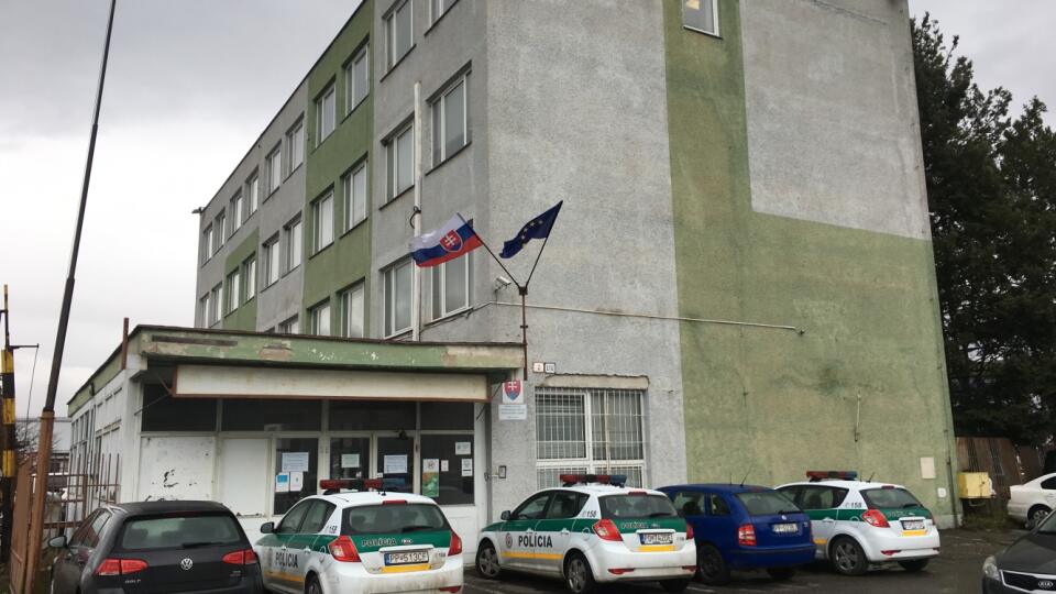 Na oddelení cudzineckej polície v Prešove sa zastrelil svojou služobnou zbraňou policajt.
