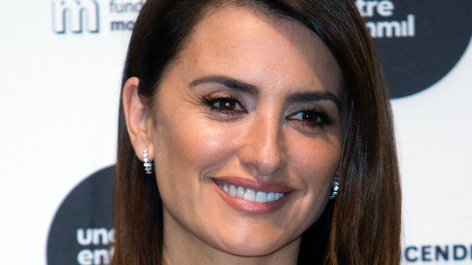 Penélope Cruz stavila na džínsy s tričkom a vyzerala o 10 rokov mladšie.