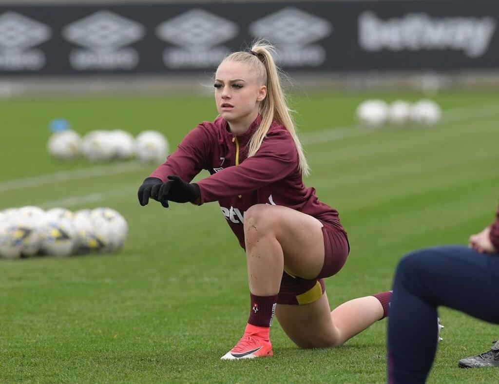 Krásna Alisha žije so svojou reprezentačnou kolegyňou, ale zároveň aj súperkou.