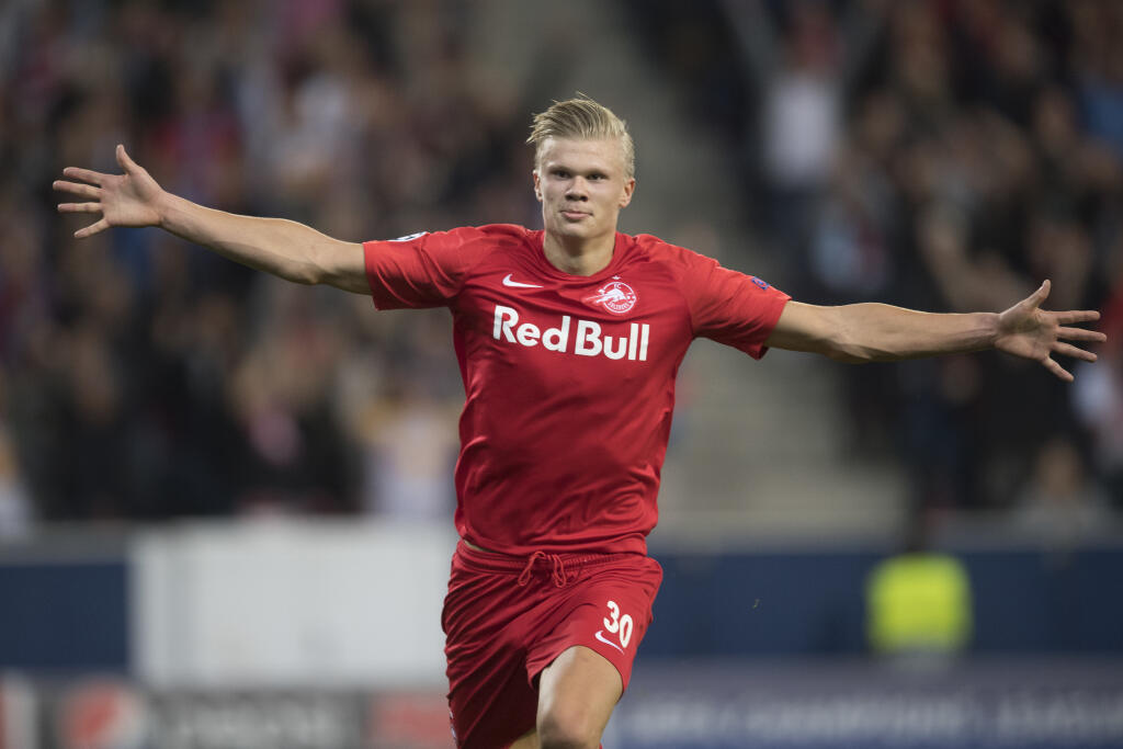 V súčasnosti 19-ročný Haaland svojimi výkonmi dobýja Európu.