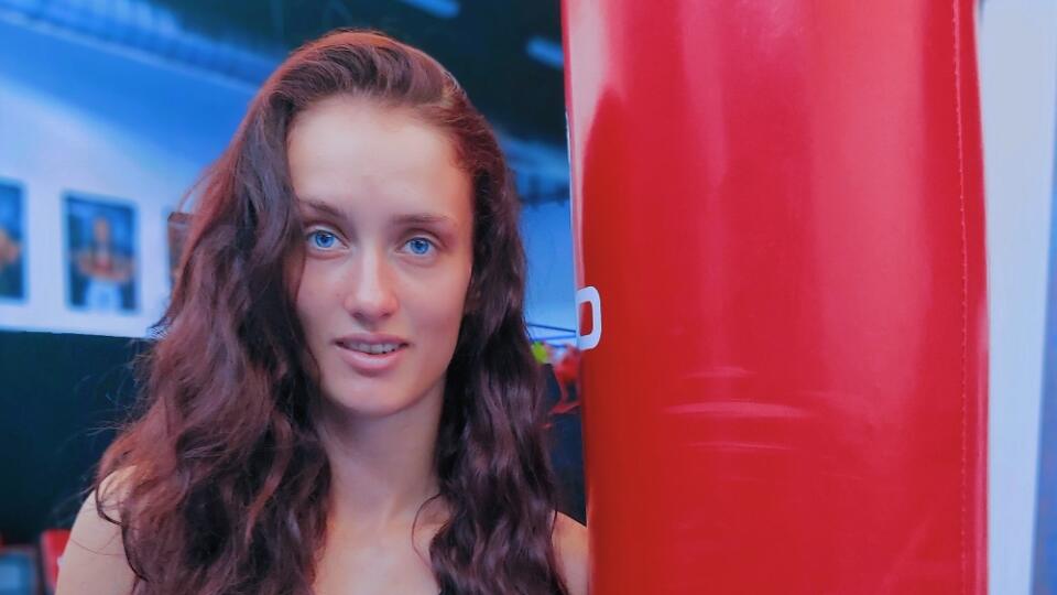 Majsterka Európy i sveta v kickboxe zvíťazila vo štvrtkovom zápase galavečera organizácie Bellator v kategórii do 48 kg nad Francúzskou Jade Jorandovou.