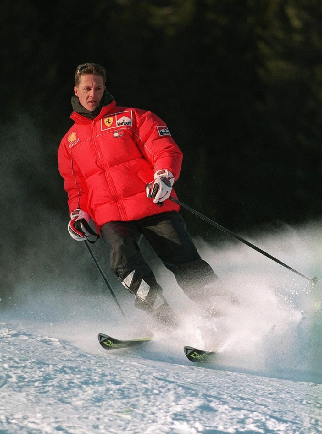 Schumacher sa rád chodil lyžovať. Jedna z lyžovačiek však dopadla neslávne, pred ôsmimi rokmi utrpel úraz hlavy, keď narazil do skaly.
