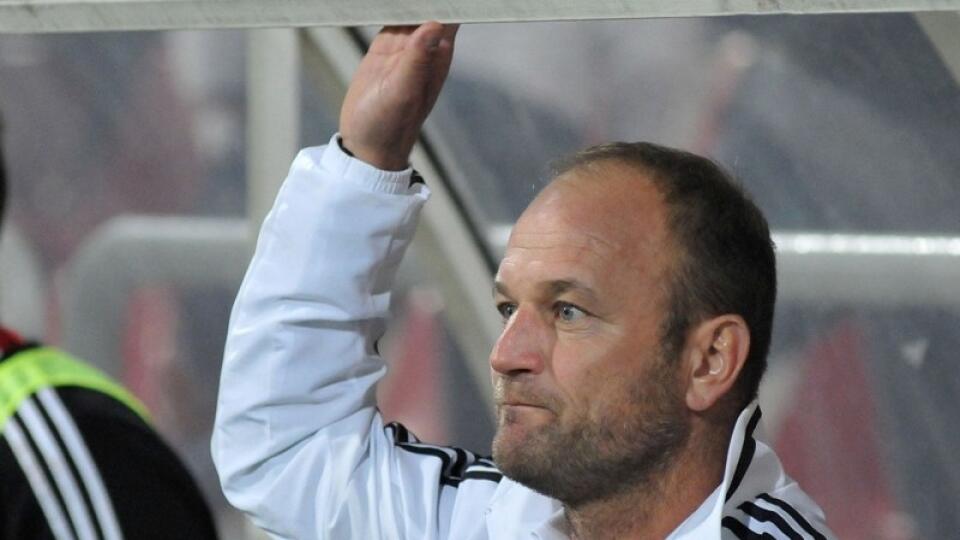 PAVEL HOFTYCH: Po debakli
ponúkol svoju funkciu, majiteľ si ho
však v klube nechal.