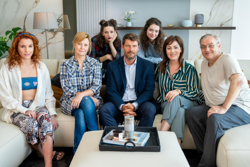 Záber z nového seriálu televízie JOJ Príliš veľa lásky.