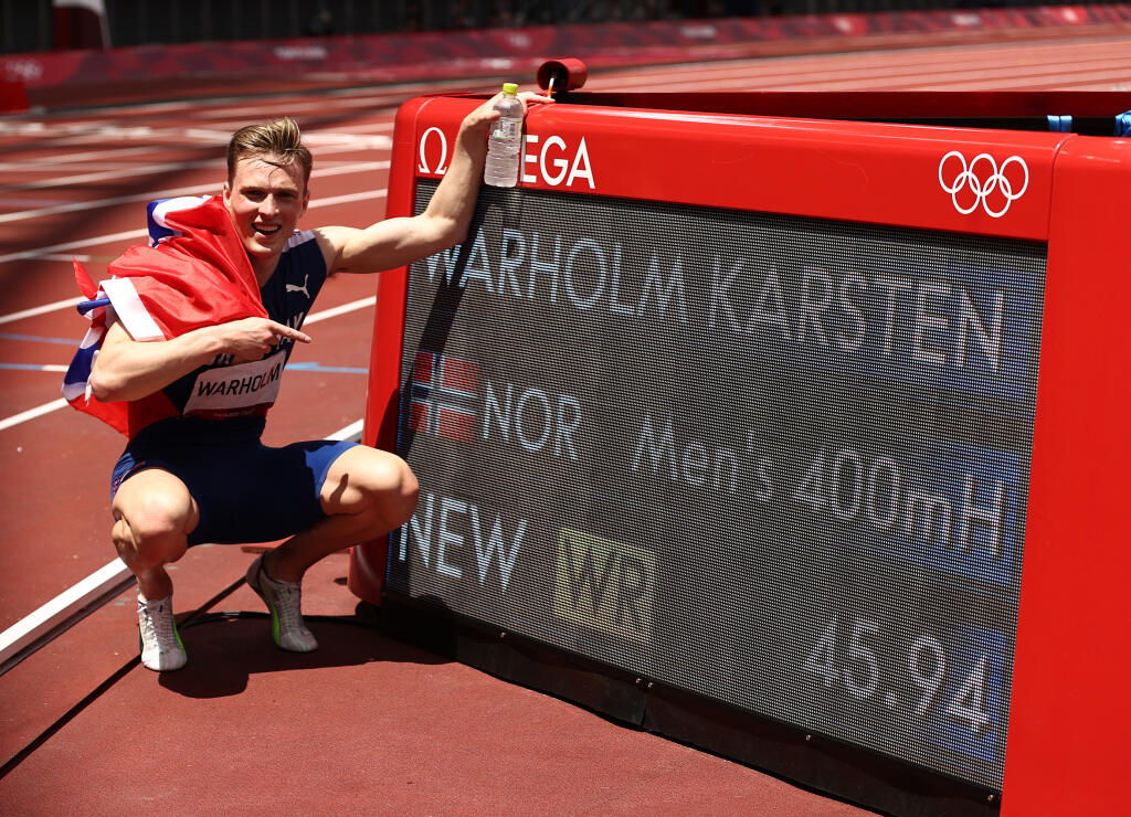Karsten Warholm v behu na 400m cez prekážky prekonal svetový rekord a získal zlato na olympiáde v Tokiu.