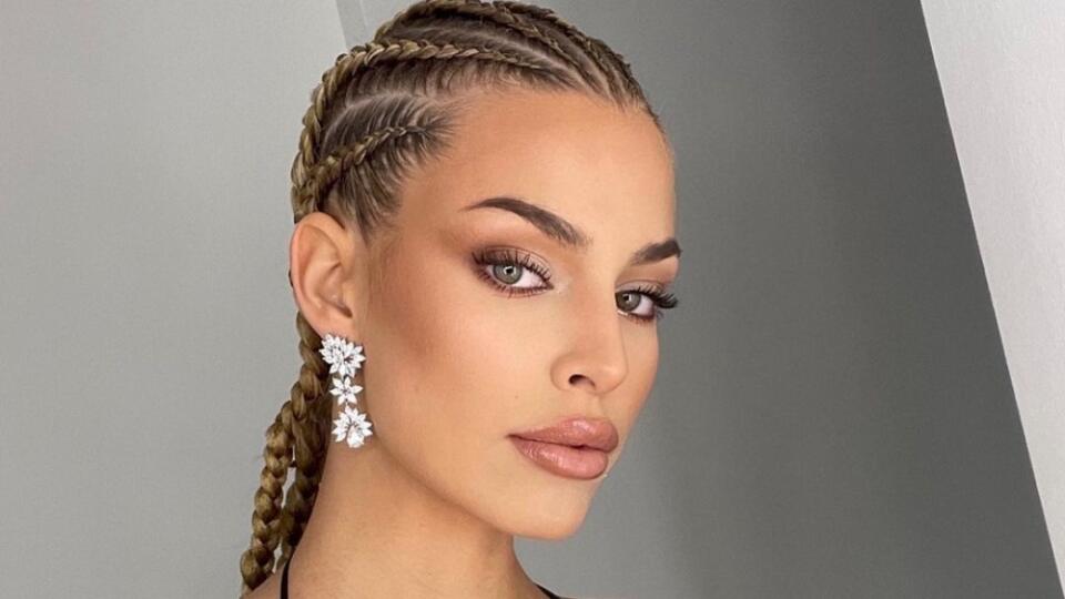 Jessica nemá problém ukázať sa v poriadne odvážnych pózach. Na instagrame rada zdieľa aj takéto pikantné zábery.