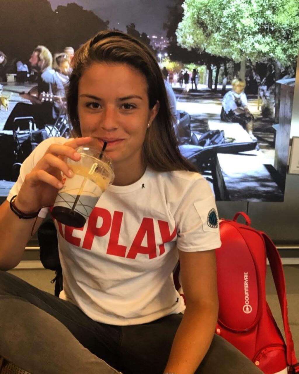 Maria Sakkariová si našla počas semifinálového duelu s Emmou Raducanuovou na tohtoročnom US Open naozaj kuriózny dôvod na to, aby zmizla v útrobách štadióna.