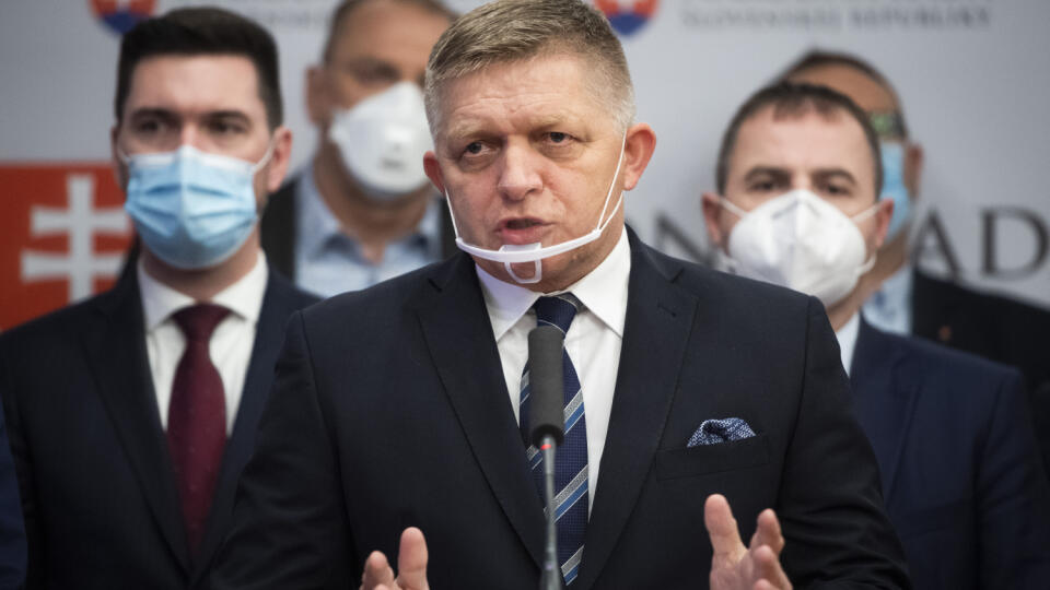 Predseda Smeru Robert Fico počas tlačovej konferencie o aktuálnych politických témach.