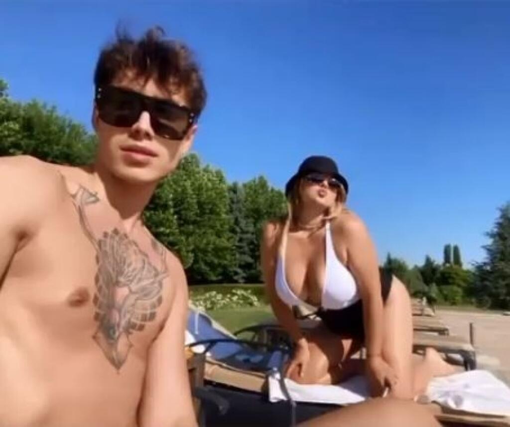 Jún 2021. Evelyn sa pochválila poriadne dráždivou fotkou.