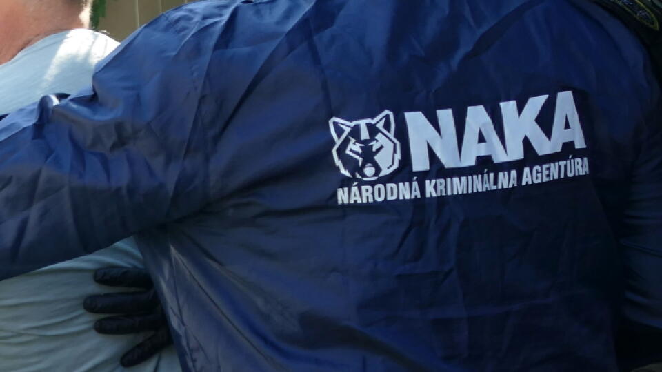 Národná kriminálna agentúra (NAKA) spustila na strednom Slovensku rozsiahlu akciu s názvom Plevel. Akcia súvisí s korupčnou trestnou činnosťou. Na snímke bývalý žilinský krajský sudca Pavol. P počas zásahu NAKA v Žiline dňa 14. septembra 2020. FOTO TASR - Erika Ďurčová