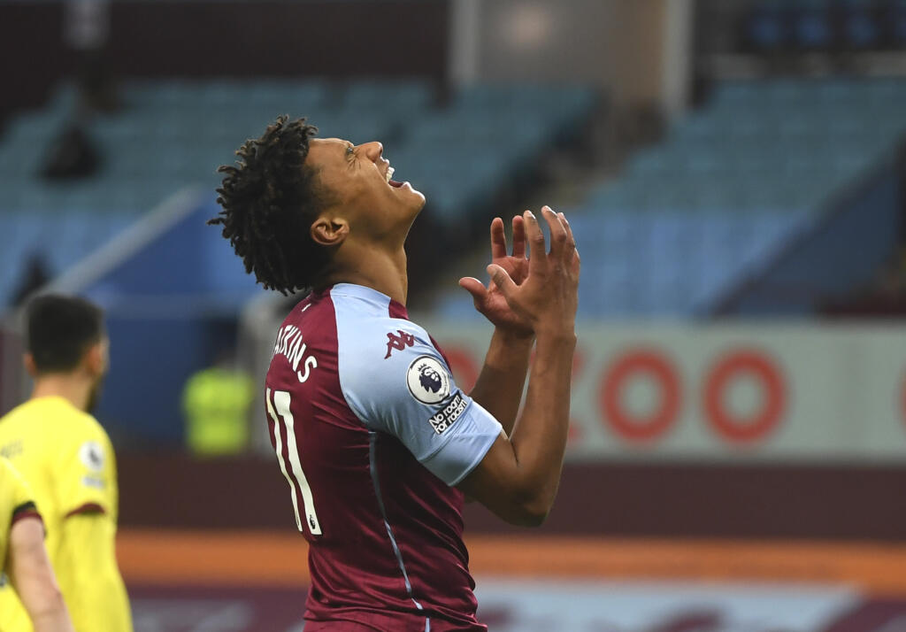 KK38 Birmingham - Futbalista Astonu Ollie Watkins počas zápasu 13. kola anglickej Premier League Aston Villa - FC Burnley 17. decembra 2020 v Birminghame. FOTO TASR/AP
Aston Villa's Ollie Watkins reacts after missing a scoring chance during the English Premier League soccer match between Aston Villa and Burnley at Villa Park stadium in Birmingham, England, Thursday, Dec. 17, 2020. (Gareth Copley/Pool via AP)