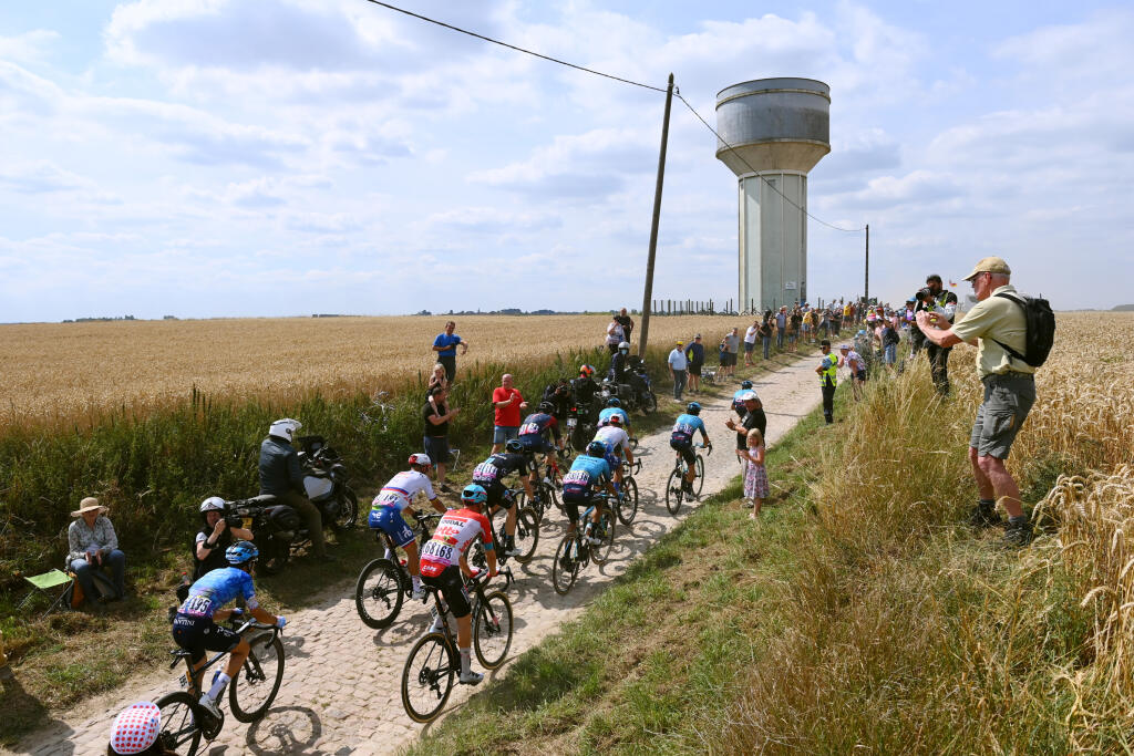 Na cyklistov čakalo jedenásť úsekov s kockami, ktoré ich v 5. etape poriadne vyčerpali a preverili.