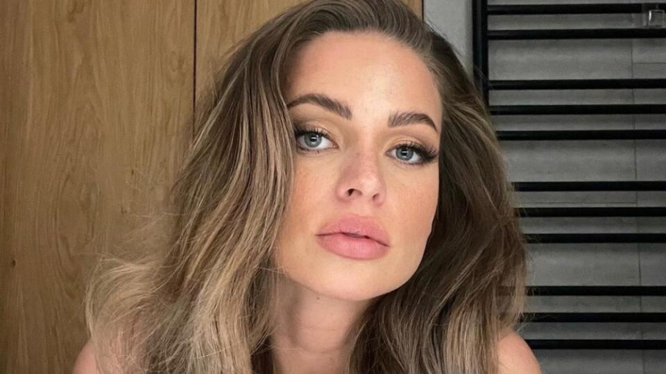 Tess z Love Islandu