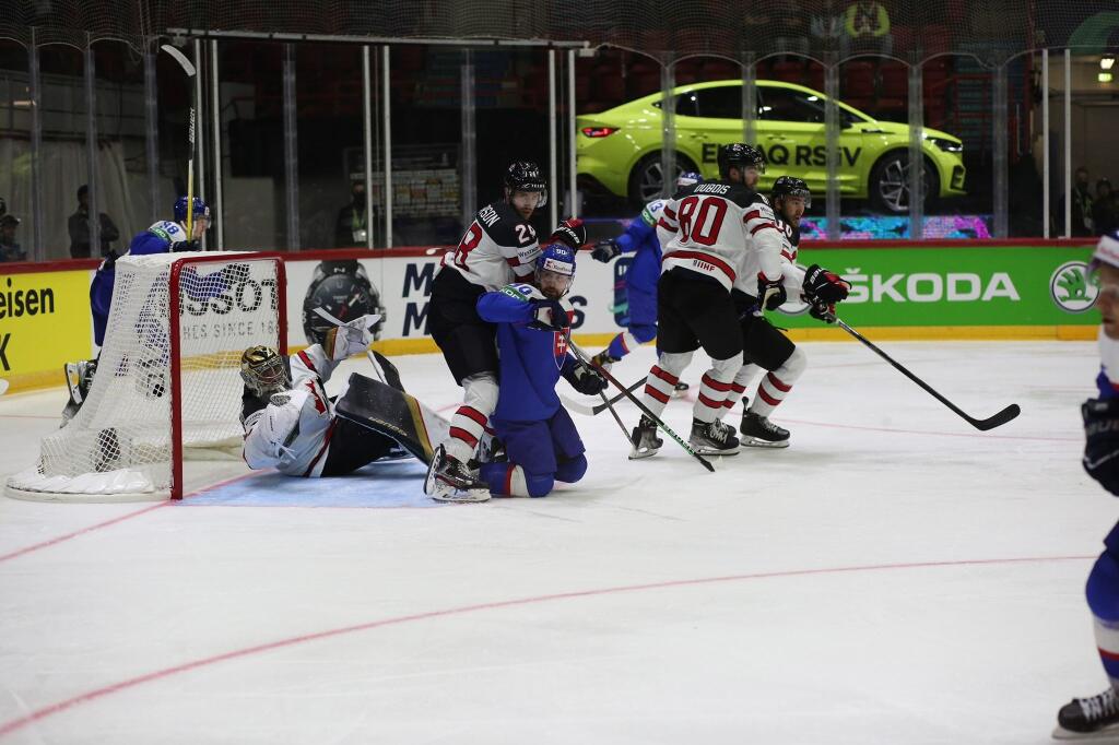 Slovenskí hokejisti po tesnej prehre s Nemeckom 2:1 čelili v treťom zápase na svetovom šampionáte hviezdami nabitej Kanade.
