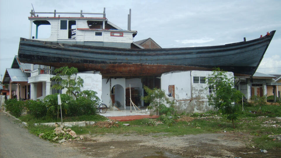 Two,Days,After,The,2004,Indian,Ocean,Tsunami