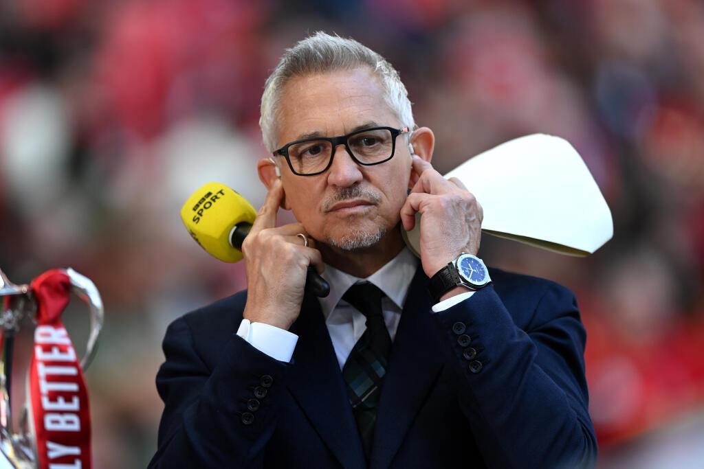 Gary Lineker (Anglicko, 6 gólov na MS 1986) - Po skončení hráčskej kariéry sa presadil za mikrofónom ako moderátor a futbalový expert a komentátor. Ako milovník golfu dokonca dostal na starosť viesť golfovú reláciu. Venuje sa aj písanej novinárčine, na detskom kanále BBC nadaboval jednu z animovaných postavičiek seriálu Underground Ernie. Neskôr si založil vlastnú produkčnú spoločnosť.