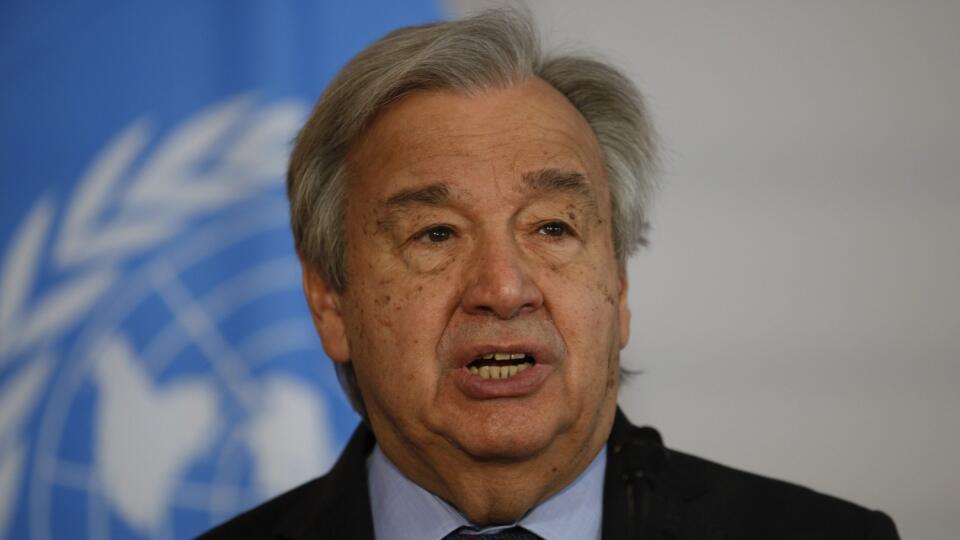 JB 19 Viedeň - Generálny tajomník OSN António Guterres počas spoločnej tlačovej konferencie s rakúskym prezidentom Alexanderom Van der Bellenom (nie je na snímke) po ich stretnutí vo Viedni 11. mája 2022. FOTO TASR/AP
The Secretary-General of the United Nations, Antonio Guterres, addresses the media during a joint press conference with the President of Austria, Alexander Van der Bellen, in Vienna, Austria, Wednesday, May 11, 2022. (AP Photo/Theresa Wey)