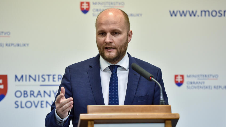 Na snímke minister obrany SR Jaroslav Naď (OĽaNO) počas tlačovej konferencie Ministerstva obrany SR na tému Bilancia ostatných dvoch rokov rezortu obrany 29. marca 2022 v Bratislave. FOTO TASR - Pavol Zachar