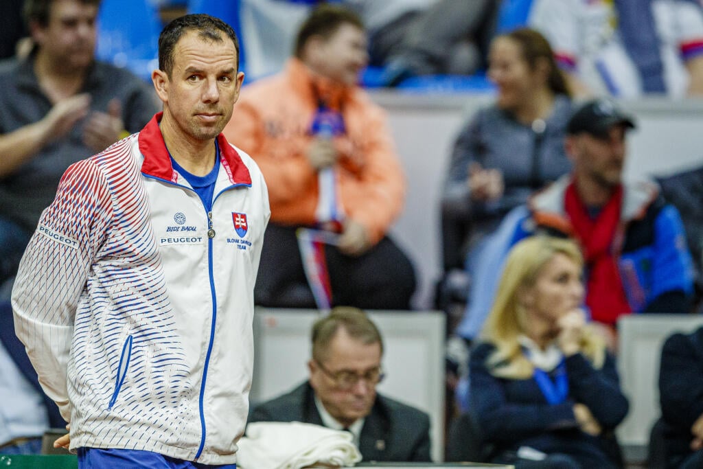 Na snímke Dominik Hrbatý počas druhého zápasu kvalifikačného duelu o postup na finálový turnaj Davisovho pohára Slovensko - Česko.