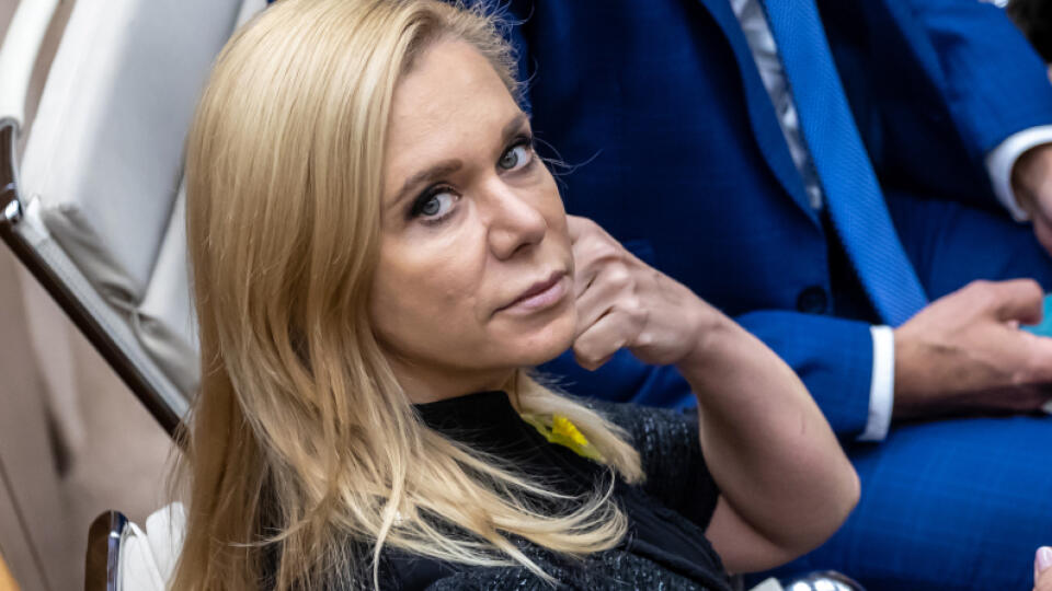 Na snímke je Denisa Saková počas 65. schôdze parlamentu.