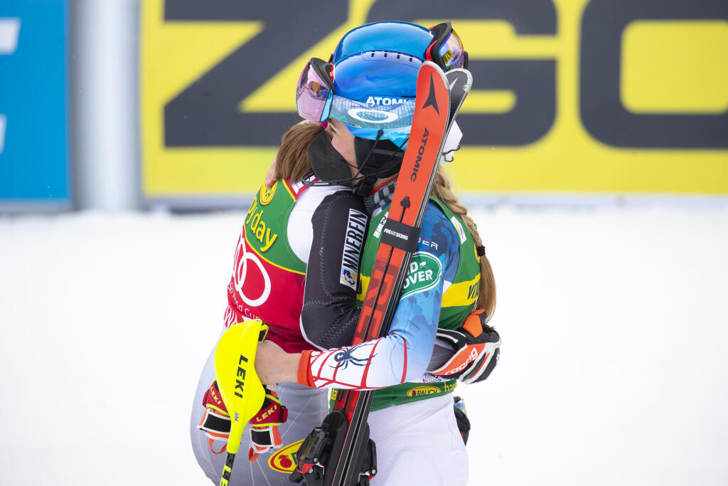 Mikaela Shiffrinová a Petra Vlhová.