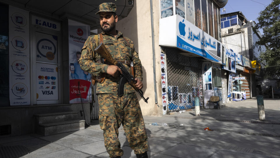 Afganistan je už v područí islamistov z Talibanu, ktorí najnovšie obsadili aj prezidentský palác v Kábule.