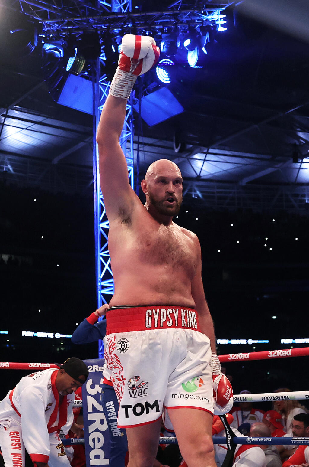 Tyson Fury odchádza nezdolaný