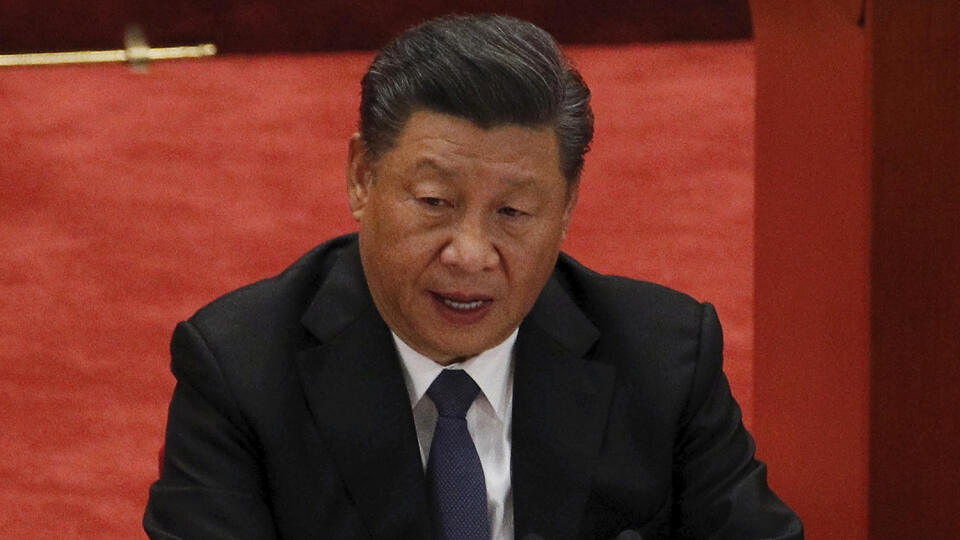 JB 6 Peking - Na archívnej snímke z 23. októbra 2020 čínsky prezident Si Ťin-pching počas prejavu na spomienkovej konferencii pri príležitosti 70. výročia vstupu čínskej armády na územie KĽDR v Pekingu. Si Ťin-pching vyjadril aktívnu podporu iniciatíve Soulu zameranej na denuklearizáciu Kórejského polostrova. Toto úsilie je podľa neho v súlade so spoločnými záujmami oboch krajín. Informoval o tom v stredu 27. januára 2021 Modrý dom, sídlo juhokórejského prezidenta, píše agentúra Jonhap. Podľa Mo