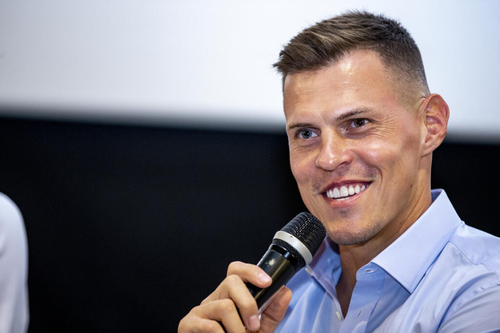 Náš bývalý futbalista na predpremiére filmu o českej ikone Janovi Kollerovi odhalil megaluxusné hodinky, ktoré nosí na ruke.