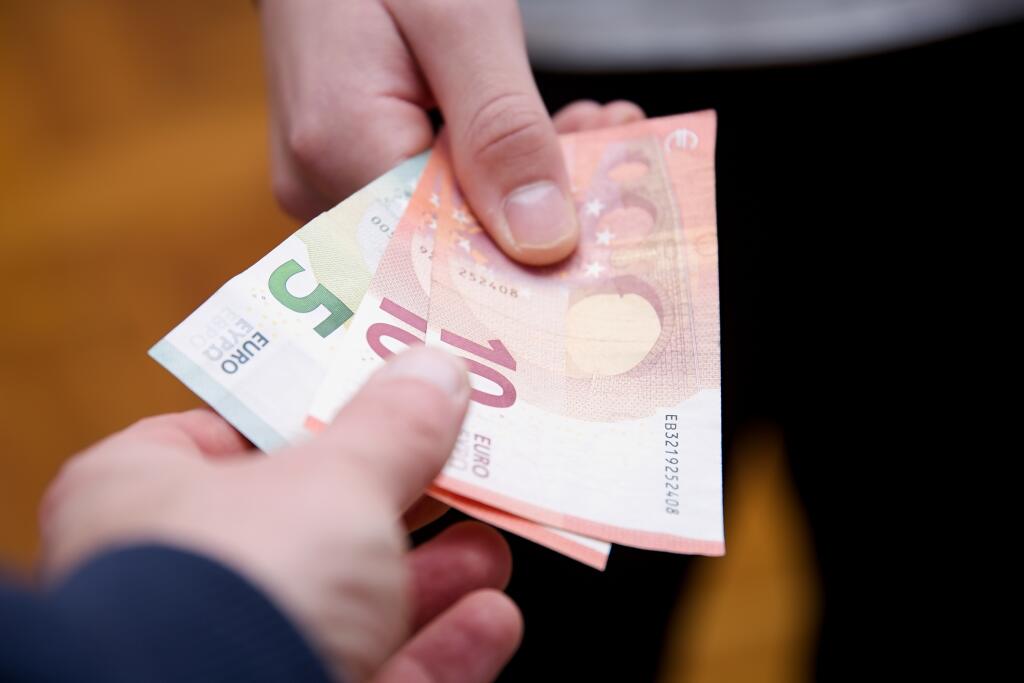Money,Money,From,Hand,To,Hand