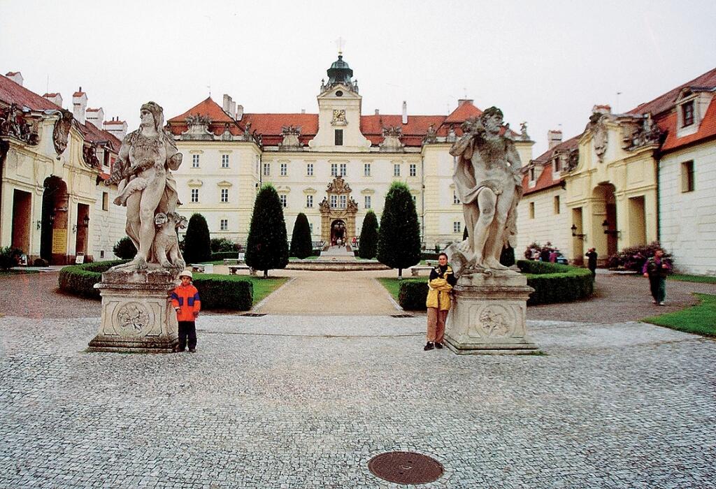 Lednicko-valtický areál, Lednice, európsky park, Valtický zámok
foto : Ján Dzúr
uverejnené Šarm 35/2006
pôvodný súbor:lednice4.eps