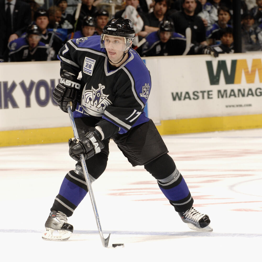LOS ANGELES - JANUARY 20: Lubomir Visnovsky #17 of the Los Angeles Kings skates with the puck against the Phoenix Coyotes on January 20, 2007 at Staples Center in Los Angeles, California. The Coyotes won 3-2. (Photo by Noah Graham/Getty Images)