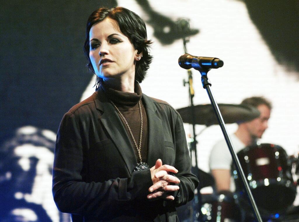 The cranberries. Cranberries Долорес. Dolores o'Riordan 2019. Ниалл Куинн Cranberries. Dolores o'Riordan 1992.