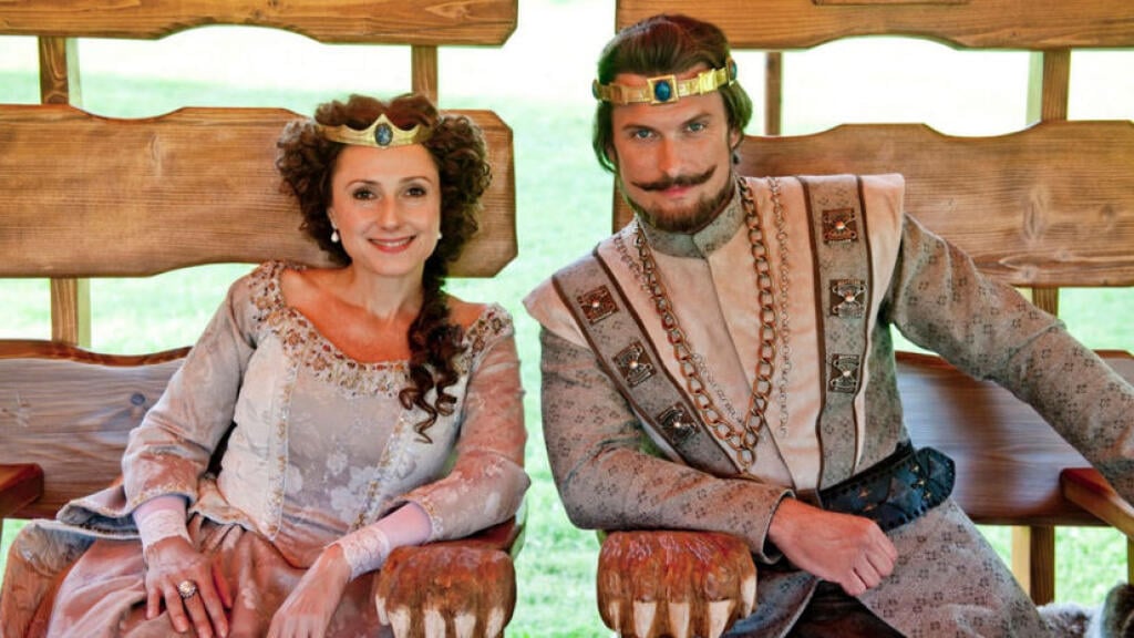 Ján Koleník a ZUzana Mauréry v rozprávke Keď draka bolí hlava.