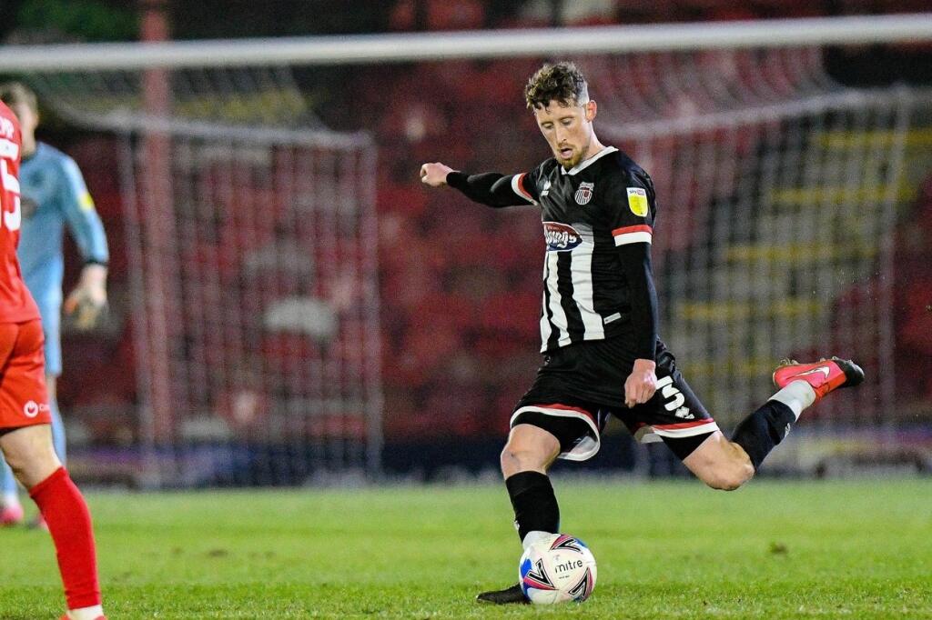 Joe Bunney je anglický profesionálny futbalista, ktorý hrá ako obranca za Warrington Rylands. Predtým hral za Lancaster City, Kendal Town, Stockport County, Northwich Victoria, Rochdale, Bolton Wanderers, Matlock Town, Hartlepool United, Grimsby Town a Altrincham. Zdá sa, že teraz ho ale ešte viac zviditeľní jeho priateľka.