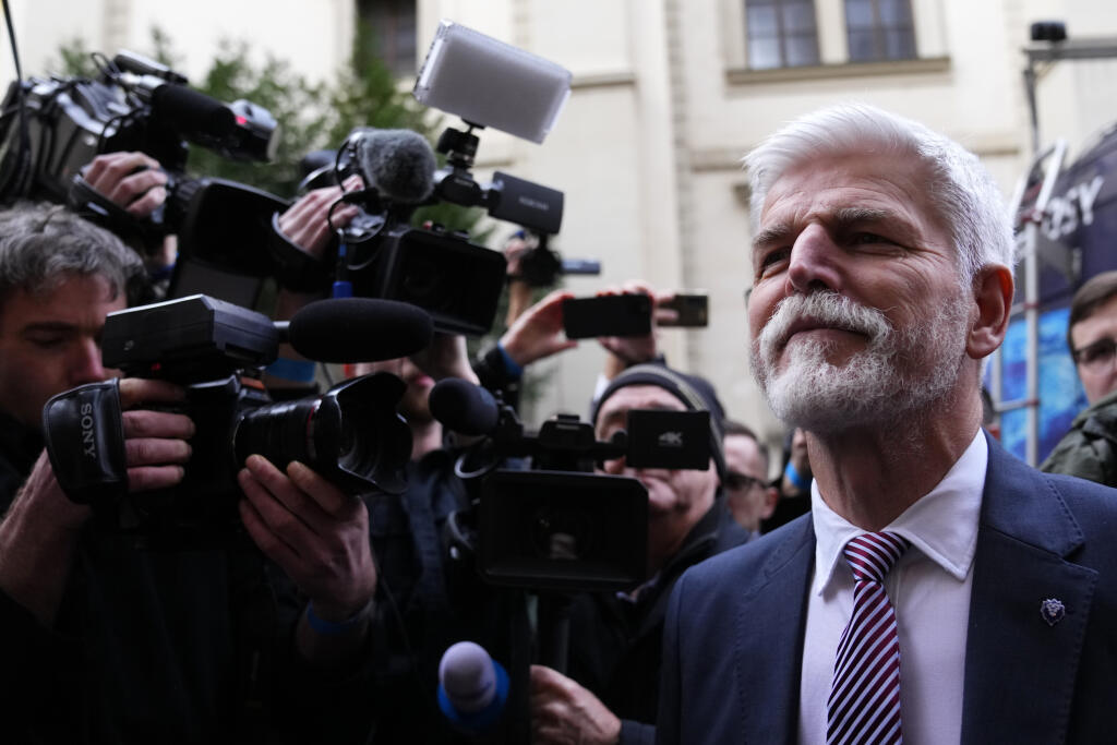 WA 63 Praha - Kandidát na českého prezidenta Petr Pavel prichádza do volebnej centrály v Prahe po uzatvorení volebných miestností v 1. kole prezidentských volieb v Českej republike v sobotu 14. januára 2023. Prvé kolo sa uskutočnilo v dvoch dňoch, v piatok a sobotu. O post prezidenta Českej republiky sa uchádza osem kandidátov Karel Diviš, Danuše Nerudová a Petr Pavel sú trojicou občianskych kandidátov, ktorým sa podarilo vyzbierať viac než 50.000 podpisov občanov. Andrej Babiš, Jaroslav Bašta, 