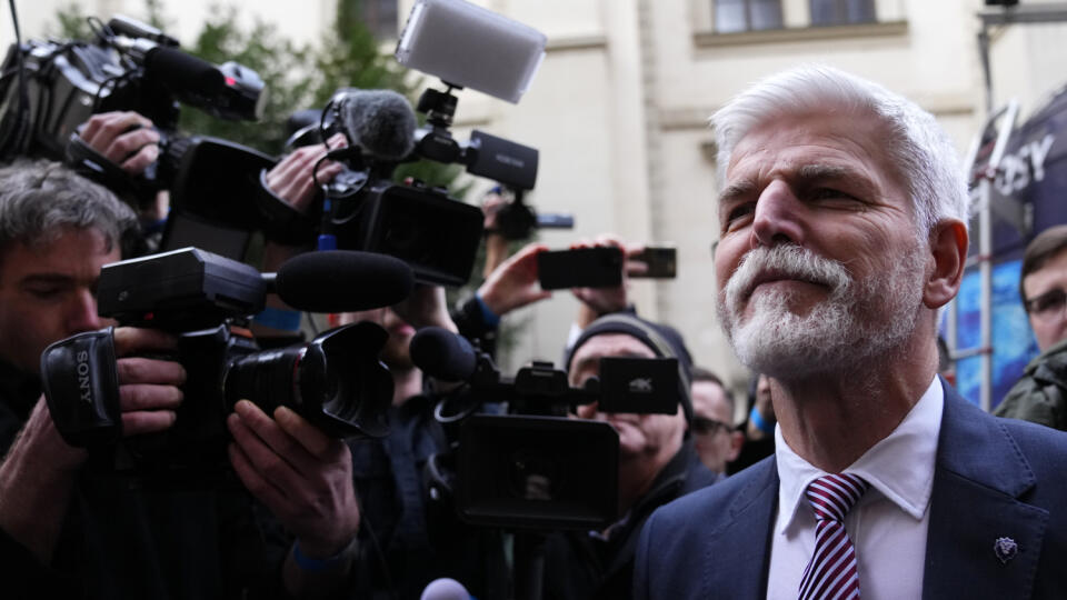 WA 63 Praha - Kandidát na českého prezidenta Petr Pavel prichádza do volebnej centrály v Prahe po uzatvorení volebných miestností v 1. kole prezidentských volieb v Českej republike v sobotu 14. januára 2023. Prvé kolo sa uskutočnilo v dvoch dňoch, v piatok a sobotu. O post prezidenta Českej republiky sa uchádza osem kandidátov Karel Diviš, Danuše Nerudová a Petr Pavel sú trojicou občianskych kandidátov, ktorým sa podarilo vyzbierať viac než 50.000 podpisov občanov. Andrej Babiš, Jaroslav Bašta,