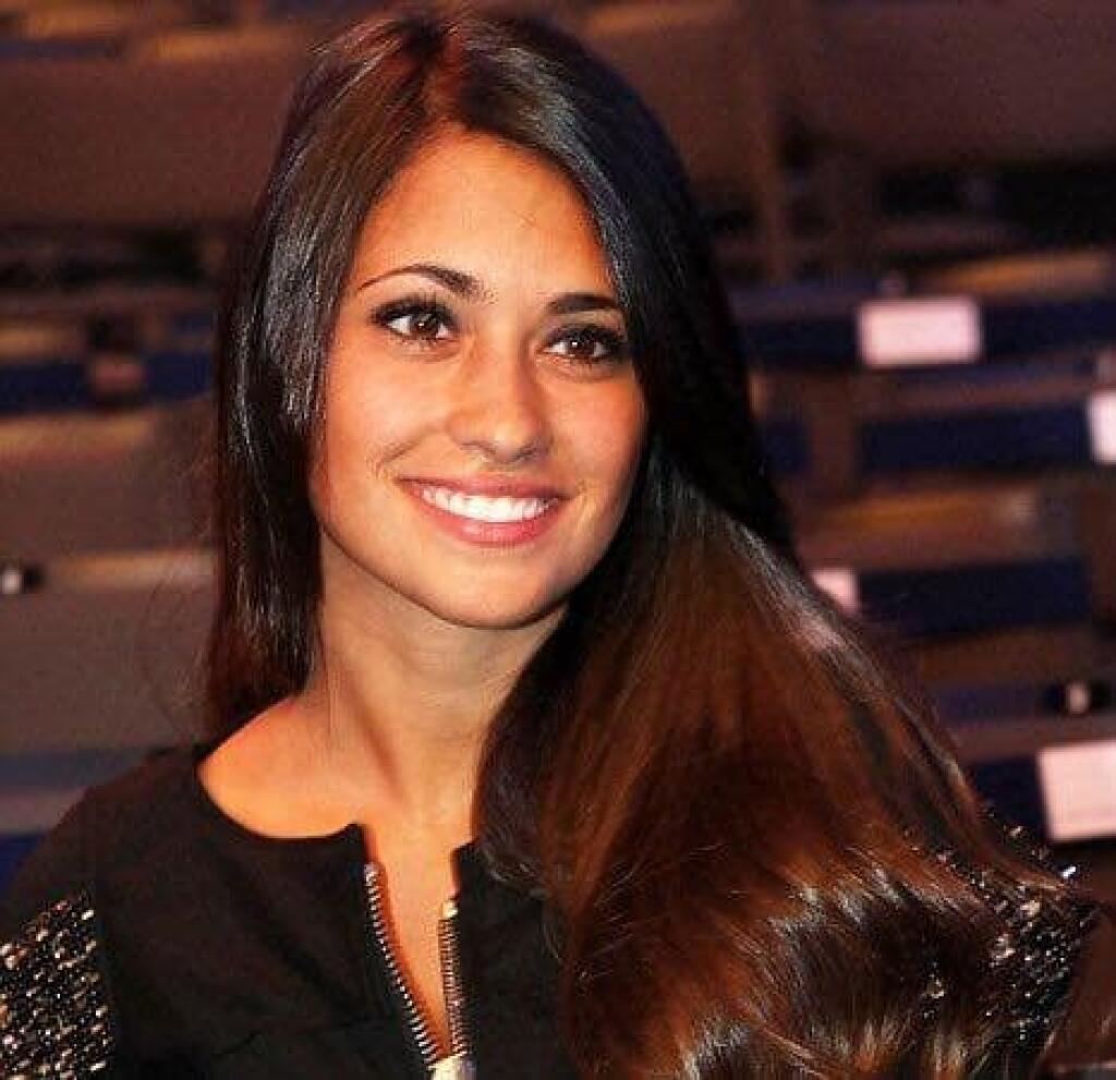 Antonella as pravidelne zúčastňuje aj zápasov FC Barcelona.