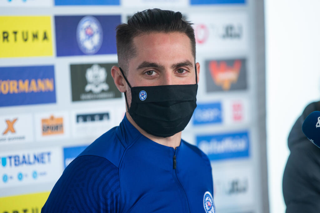 Tréning Slovenskej futbalovej reprezentácie v Senci. Na snímke Róbert Mak.