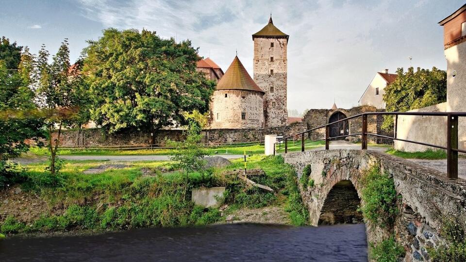 Šumava je plná historických skvostov. Výlet si preto naplánujte na viac dní. 