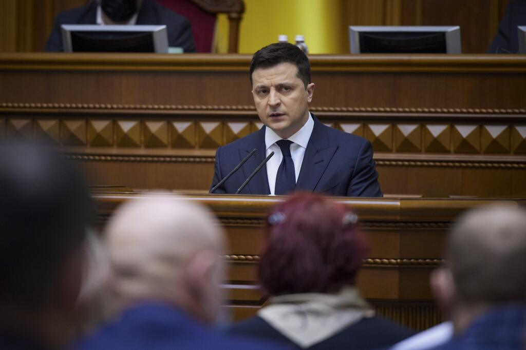 KK25 Kyjev - Na snímke ukrajinský prezident Volodymyr Zelenskyj hovorí v parlamente 1. februára 2022. Ukrajinský prezident Volodymyr Zelenskyj v utorok vyhlásil, že spolupráca medzi Britániou, Poľskom a Ukrajinou nadobúda nový formát. 