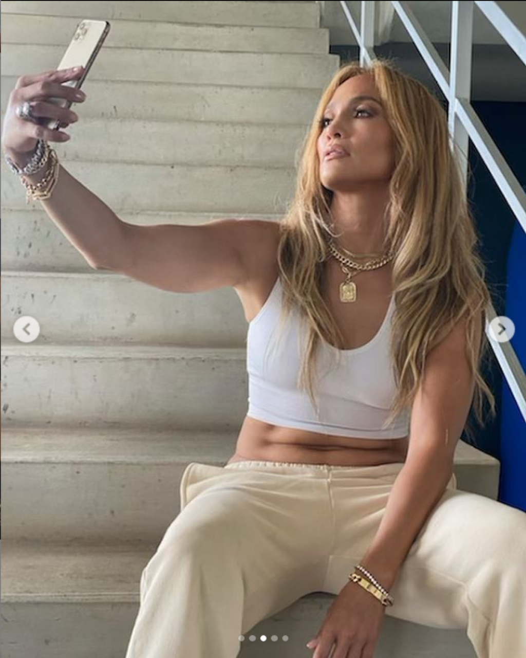Jennifer Lopez sa pochválila dokonalou postavou, najviac vám udrie do oka to neskutočne ploché brucho. Má 51 rokov, ale pri tom čísle len krútime hlavou... Je to bohyňa!