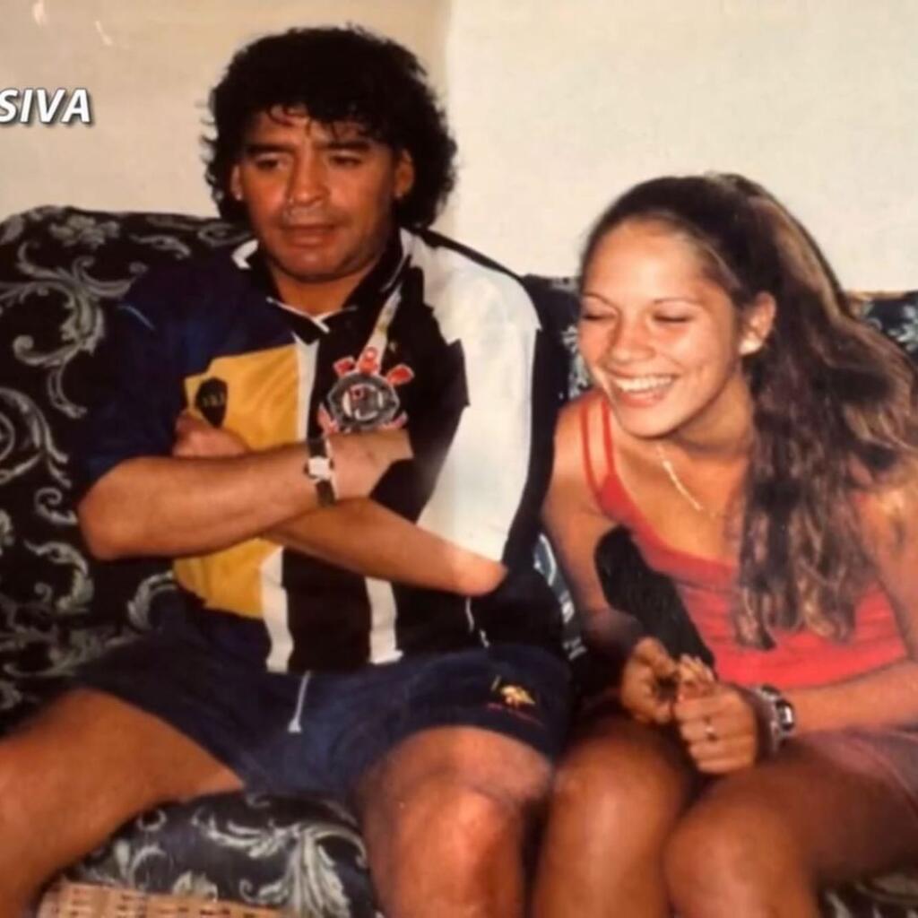 Mladá Mavys Álvarezová začala s Maradonom žiť, keď mala 16 rokov.