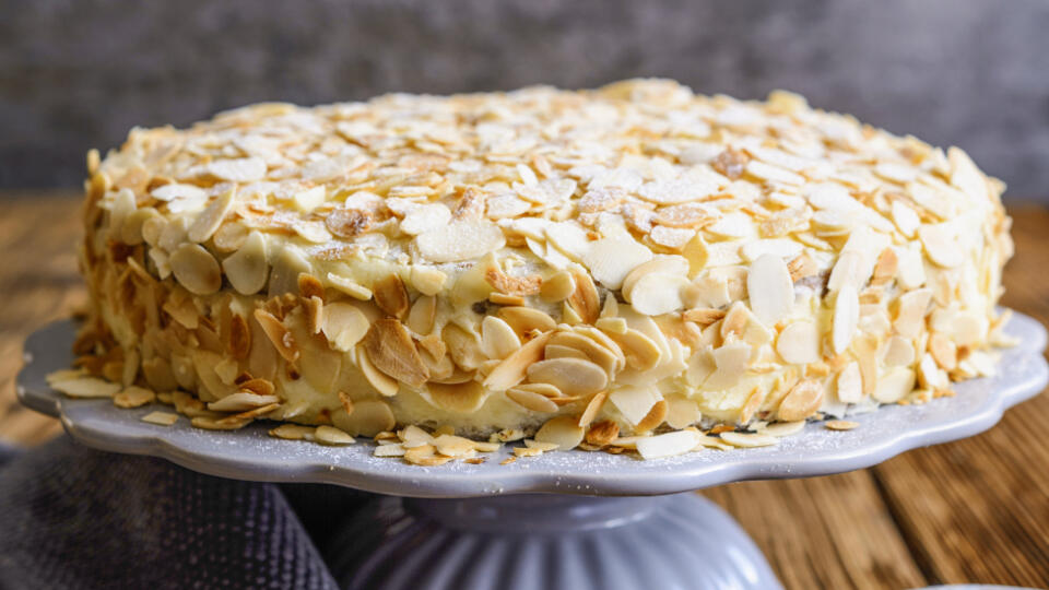 ľahká a lahodná mandľová torta